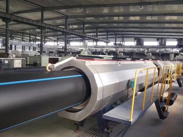 黑龍江最大口徑1.2米PE管材生產線成功投產